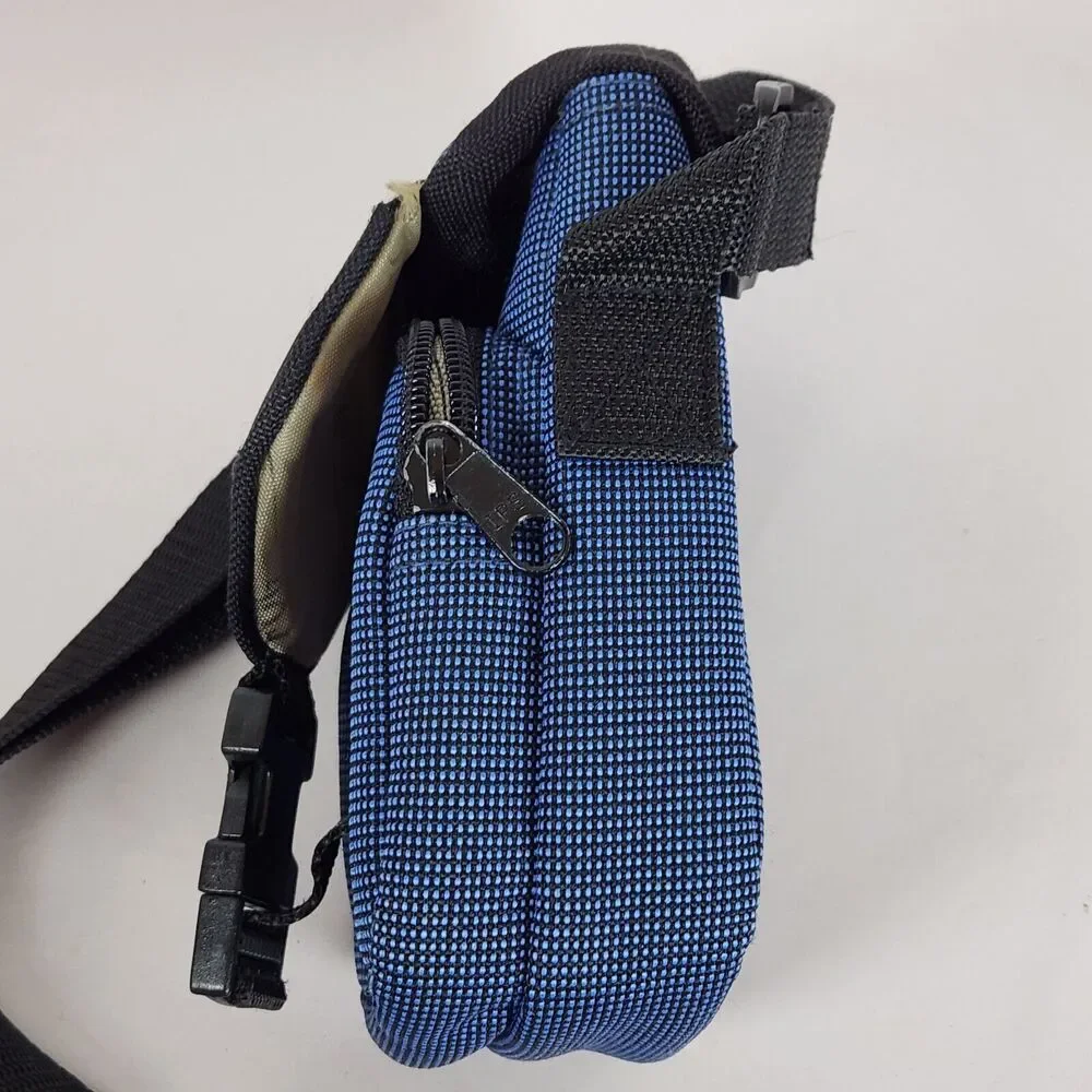 London Fog Brand Medium Camera Bag. great Condition Black blue  travel‎ hiking